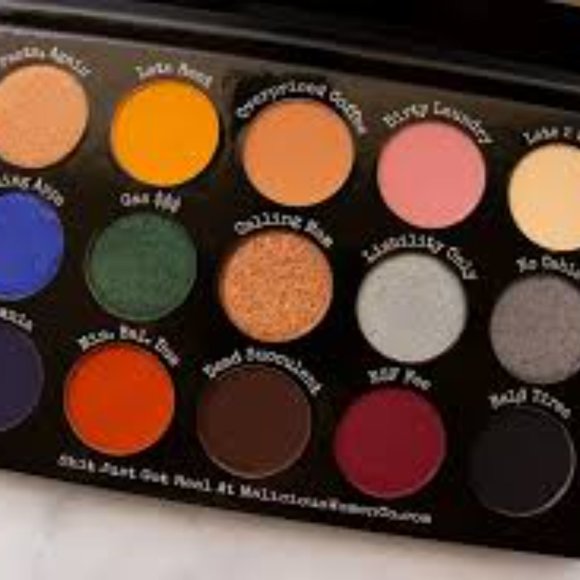Malicious Women Co. - A Personal Shit Show - A Malicious Eyeshadow Palette - Picture 4 of 4